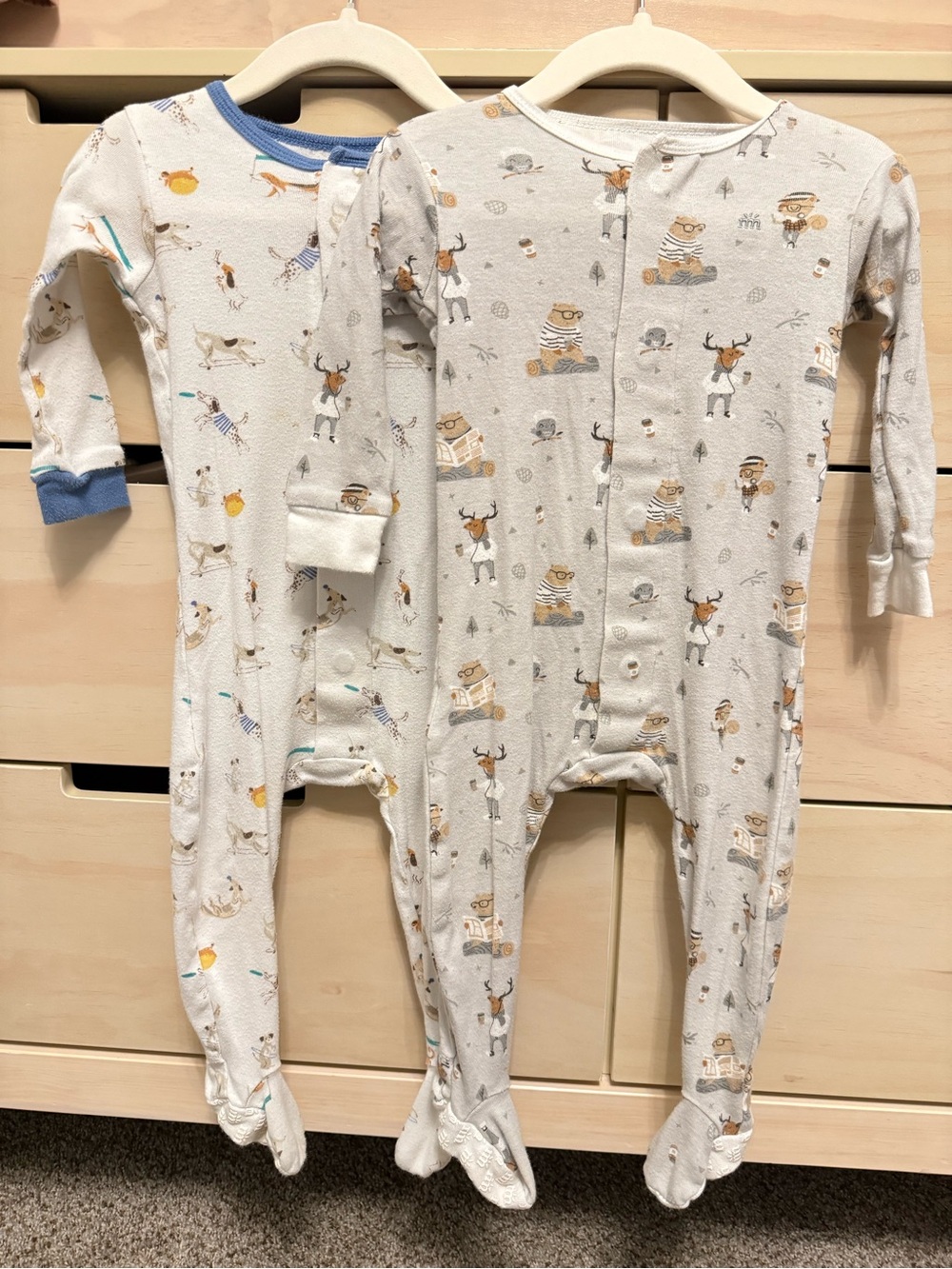 Set of 2 Magnetic Me Organic Cotton Footies 9-12m Grey White Dogs Perfect Sunday
